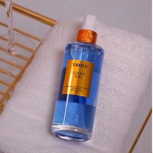 TRULY Clean Girl Mist